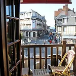 L'escale Hotel 2*