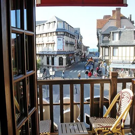 レスカール ホテル 2*